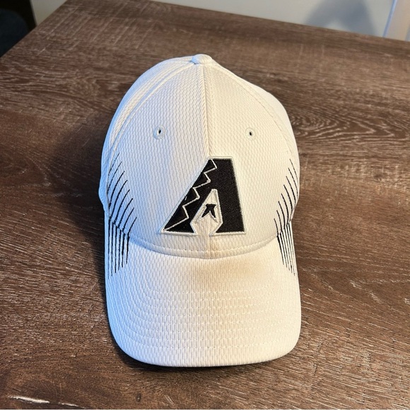 New Era White Cap Arizona Diamondbacks with Black Accents Game Day AZ - Picture 1 of 6